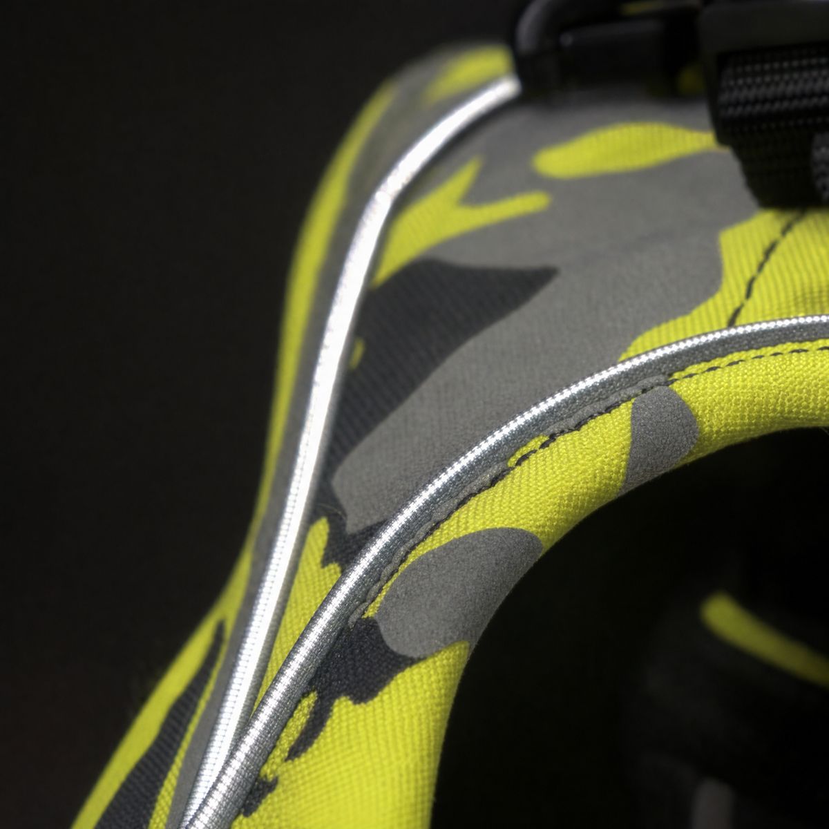 Detail of the Field Camo harness hi-vis panel and reflective piping